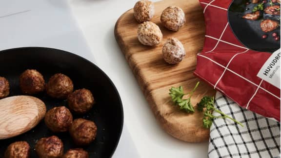 Voici comment réaliser le fameux sapin de Noël aux boulettes d’IKEA