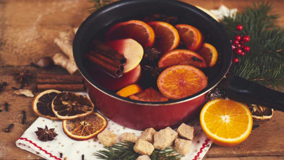 Recette vin chaud à la cannelle et au citron - Marie Claire