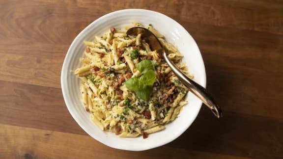 Penne sauce mascarpone, pancetta et poivrons grillés