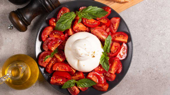 Dimanche midi : Burrata aux tomates et basilic