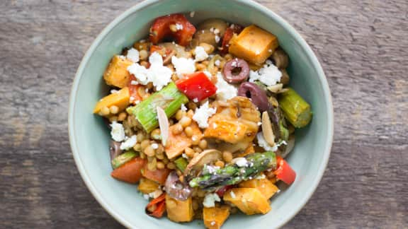 Salade de lentilles, légumes grillés et feta