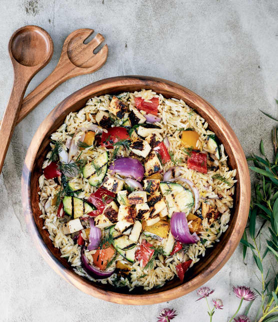 Salade de paillasson et légumes grillés en vinaigrette crémeuse à l’aneth