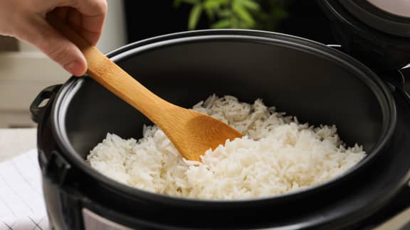 La pire erreur que tout le monde fait en cuisinant du riz (et comment l’éviter)