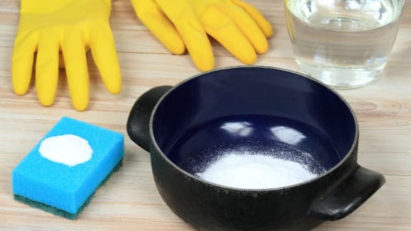 7 astuces pour nettoyer poêles et casseroles de façon sécuritaire