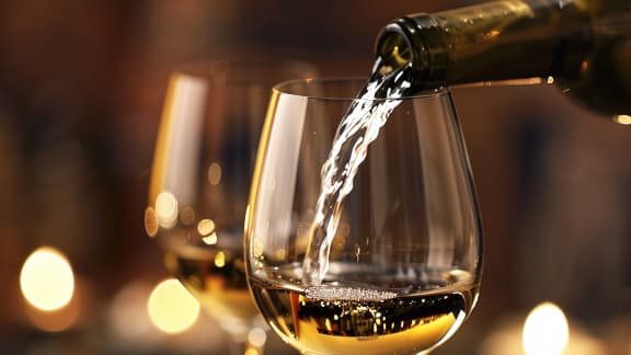 Comment remplacer le vin blanc dans une recette ?