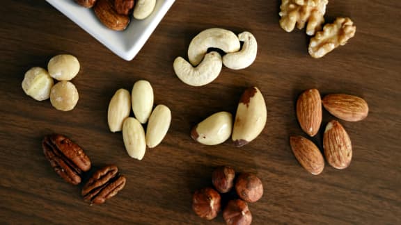 12 aliments à consommer pour des cheveux forts et brillants