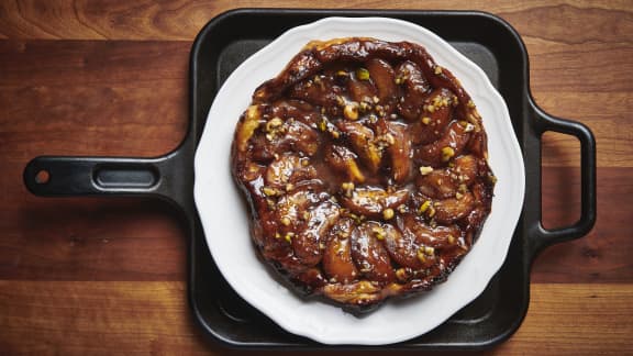 Tarte Tatin aux pommes et à la sauce à l’érable