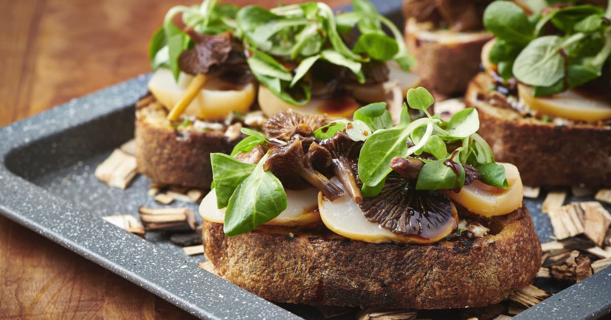 Toast aux figues, pétoncles et chanterelles Zeste