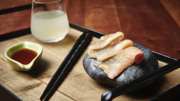 Sashimi d’omble chevalier, sauce ponzu