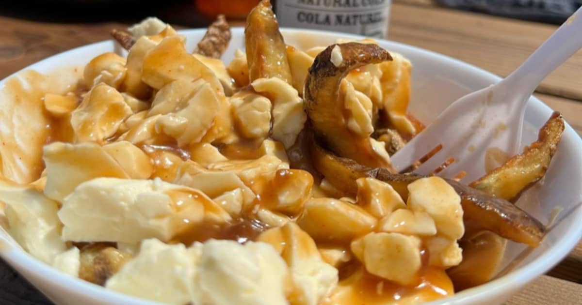Voici où manger LA meilleure poutine, selon TikTok Zeste