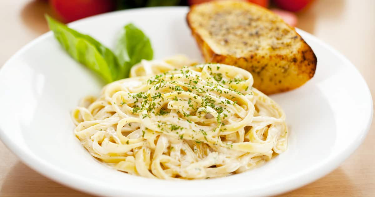 Sauce alfredo (la meilleure recette) Zeste