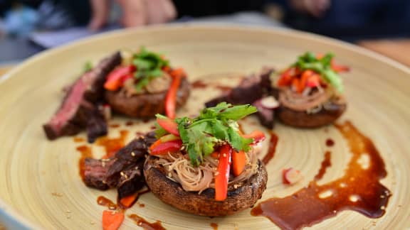 Mercredi : Salade de champignons Portobello et boeuf grillé au sésame