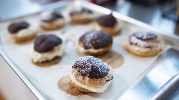 Profiteroles au chocolat et mascarpone au café