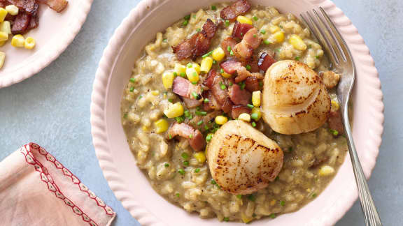 Risotto au maïs, bacon et pétoncles