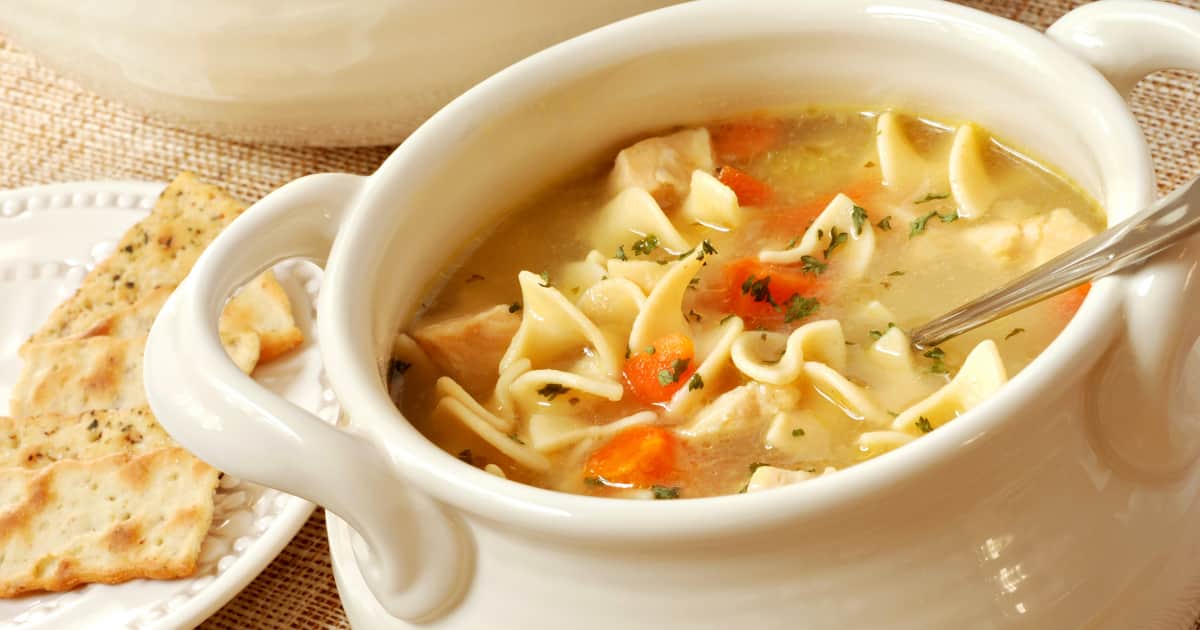 Recette de soupe poulet et nouilles Zeste