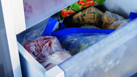 Voici 6 aliments qui ne devraient jamais être conservés dans du plastique