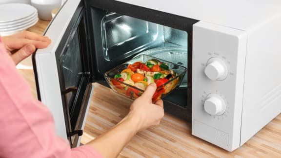 5 aliments à éviter de réchauffer au micro-ondes