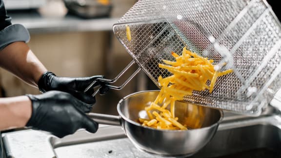 Est-il sans danger de réutiliser son huile de cuisson ?