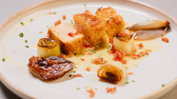 Saumon en croûte de pommes de terre, beurre blanc à l’érable