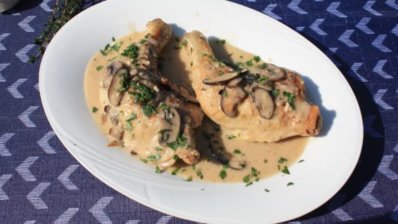 Dimanche soir : One pot de cuisses de poulet à la crème, champignons et vin blanc
