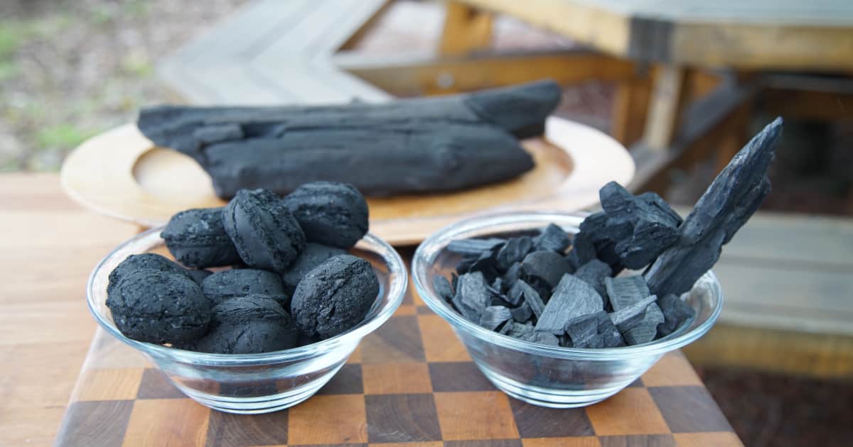 La cuisson au charbon de bois