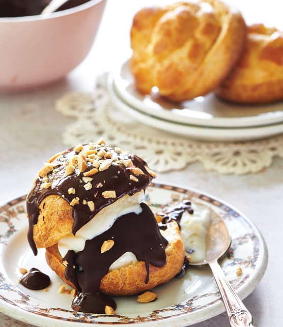 Choux à la crème glacée style profiteroles