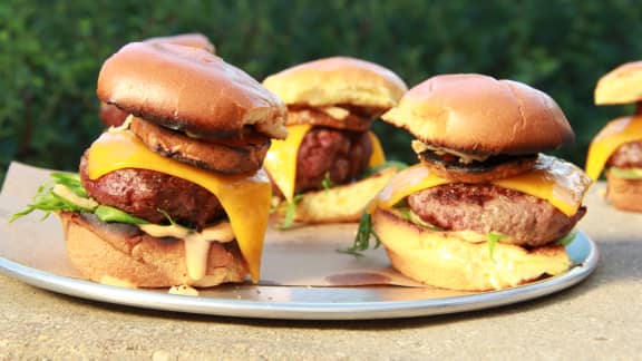 Mini-burgers au canard et aux patates douces grillées