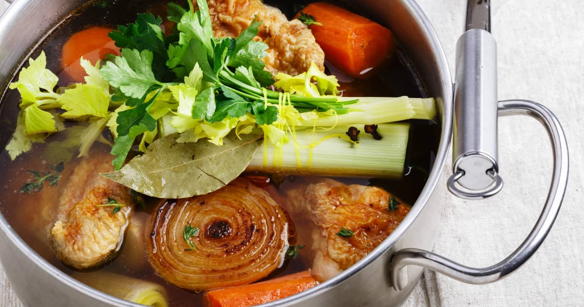 Recette de bouillon de poulet facile Zeste