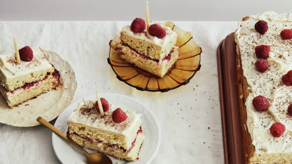 Gâteau à la vanille & coulis de framboises