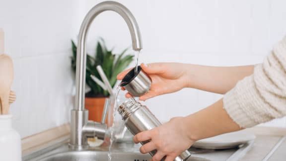 Ces 6 facteurs indiquent que vous ne buvez pas assez d'eau