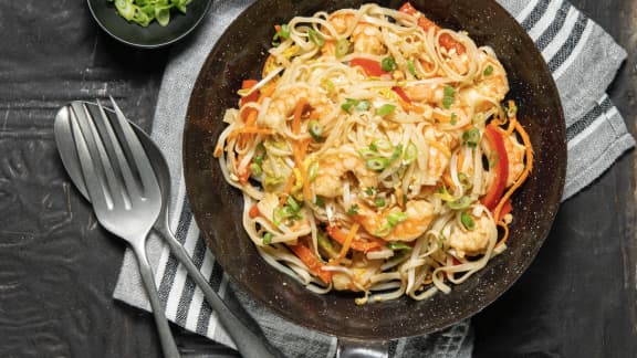 Recette facile de Pad Thaï à la coriandre et au basilic (nouilles sautées  aux légumes)