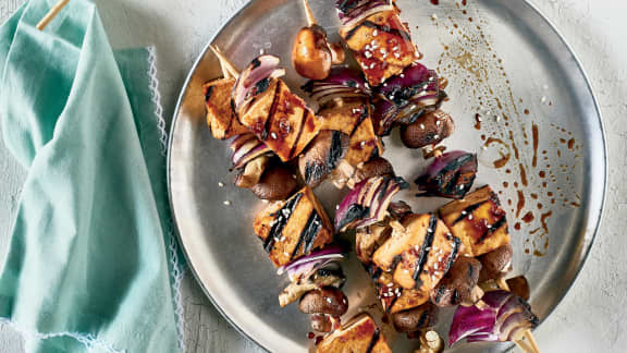 Mercredi : Brochettes de tofu tamari, sésame et orange