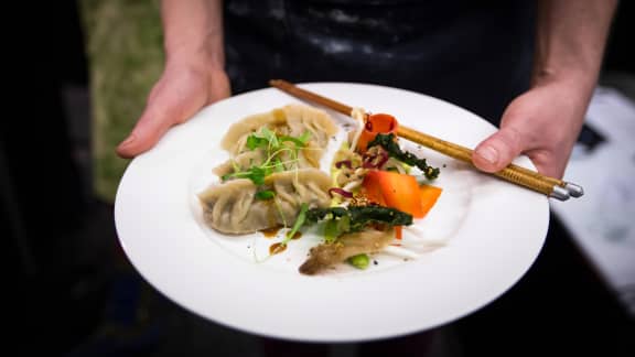 Dumplings au tempeh, aux poireaux et aux champignons sauvages