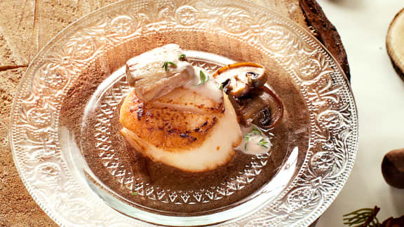 Pétoncles au foie gras et sa sauce aux marron