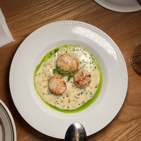On a testé 8 plats du nouveau menu du Name's on the way et voici notre opinion