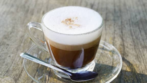 Latte au thé noir et à l'érable