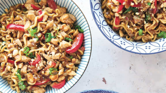 Ramen au poulet et aux arachides