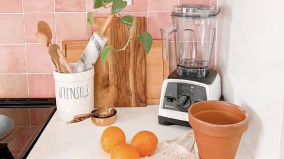 Un tout nouveau mélangeur en acier inoxydable qui promet de faire bien plus que des smoothies!