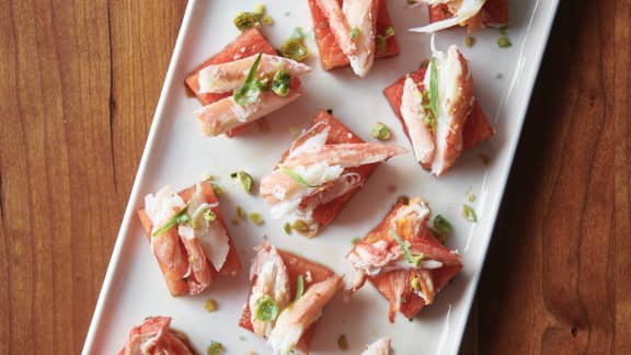 Bouchées de crabe des neiges sur melon mariné et estragon