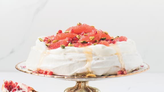 Pavlova au pamplemousse et à la grenade