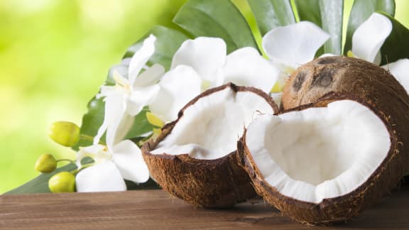 Voici pourquoi remplacer votre jus du matin par de l’eau de coco est une bonne idée