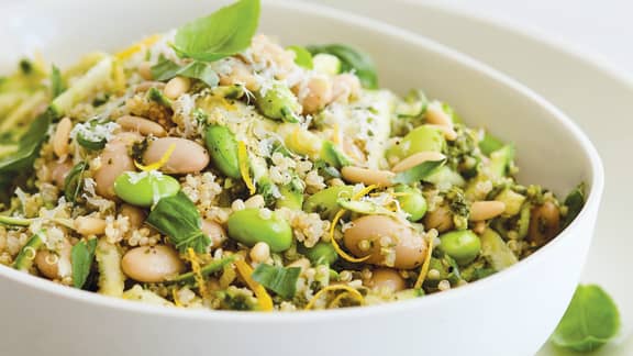 Quinoa aux haricots blancs, aux edamames et au pesto