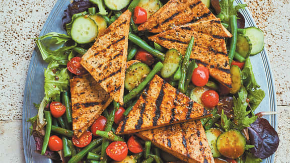 Jeudi : Salade d'été au tofu grillé