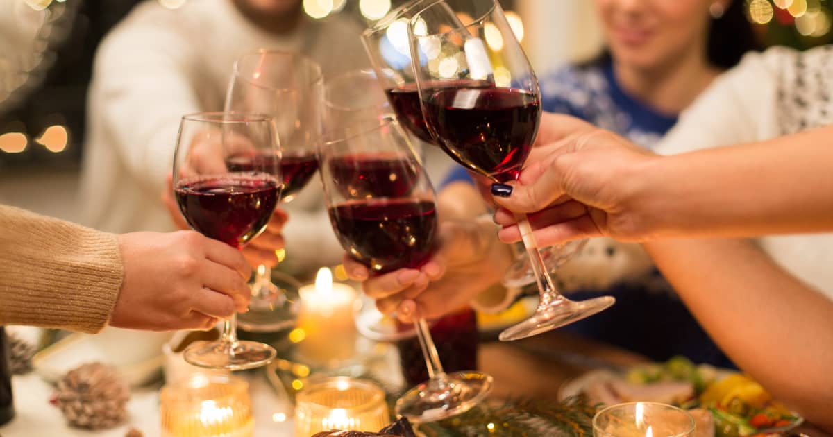 Un verre de vin rouge au diner est bénéfique pour la santé 