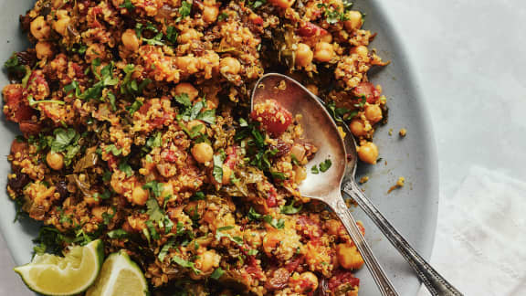 Casserole one pot de quinoa aux légumes épicés