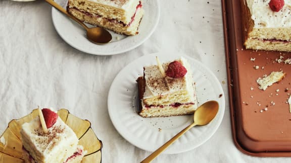 Gâteau à la vanille & coulis de framboises