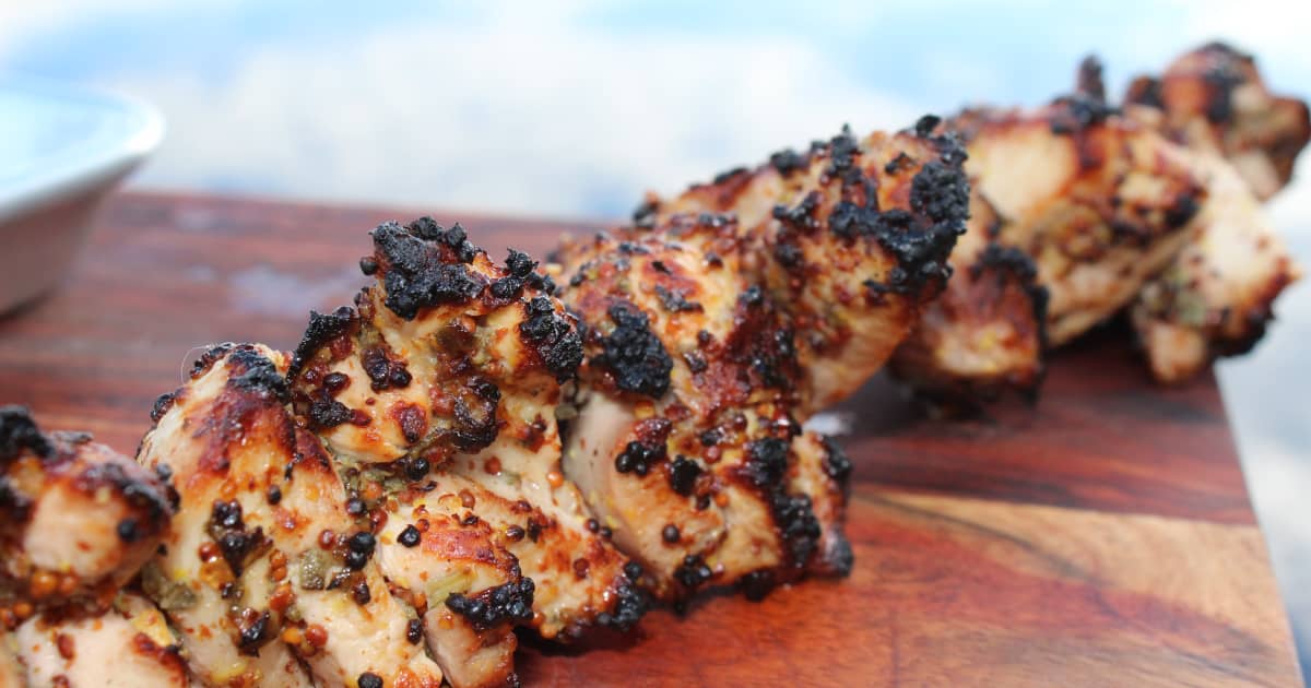 Les brochettes de poulet marinées : une recette pour le barbecue