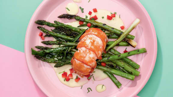 Mardi : Queue de homard braisée et sa sauce hollandaise aux fraises