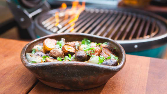 Pommes de terre grelots fumées et sauce huancaína