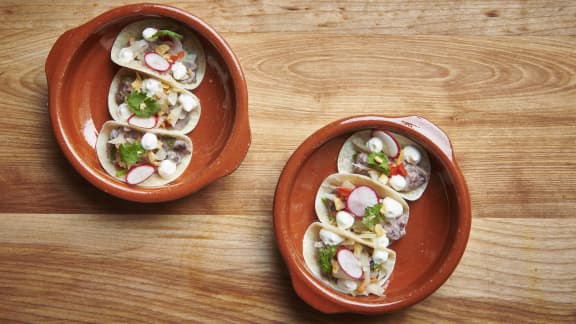 Mini tacos aux fèves noires et pikliz